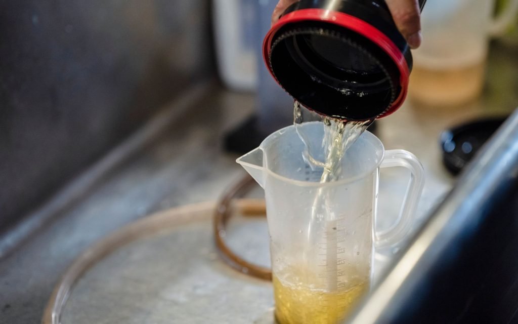 Pouring into a smaller container: what does not fit is gone